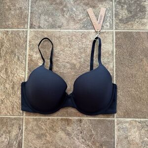 Skims Fits Everybody T-shirt Bra Onyx Size 34D